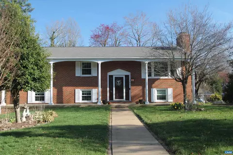 102 Chaucer Rd, Charlottesville, VA 22901