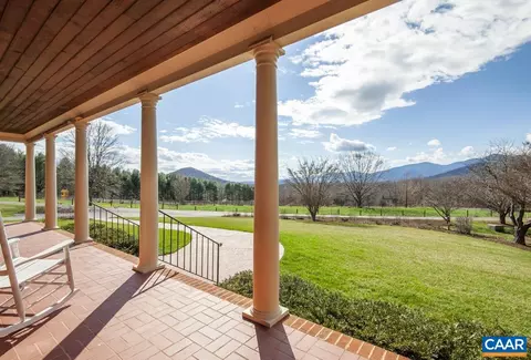 577 Chestnut Ridge Rd, Roseland, VA 22967