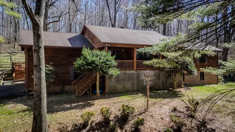 53 Deer Run Ln, Staunton, VA 24401