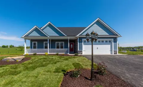 157 Tomasville Dr, Waynesboro, VA 22980