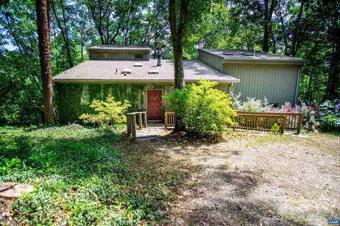 219 Logtrac Rd, Stanardsville, VA 22973