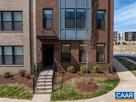 802 Wesley Ln #A, Charlottesville, VA 22911