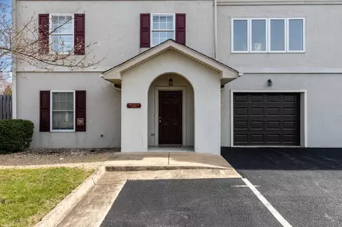 5 Rosewood Ct #103, Fishersville, VA 22939