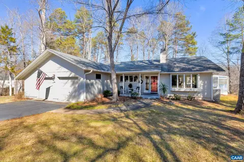 1 Oak Grove Rd, Palmyra, VA 22963