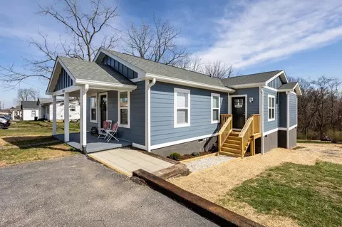 2712 Blair St, Staunton, VA 24401