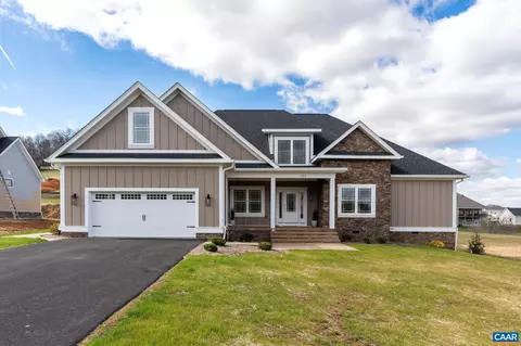 173 Rolling Oaks Dr, Fishersville, VA 22939