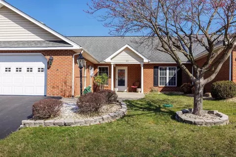 202 Red Oak Dr, Staunton, VA 24401