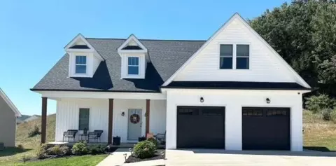 122 Hull Hills Ln, Staunton, VA 24401