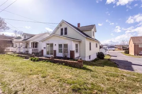 465 Winchester Ave, Waynesboro, VA 22980