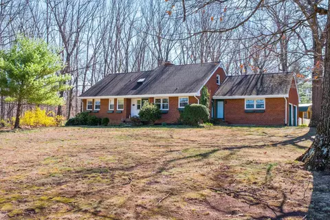 150 Ridgeview Dr, Stuarts Draft, VA 24477