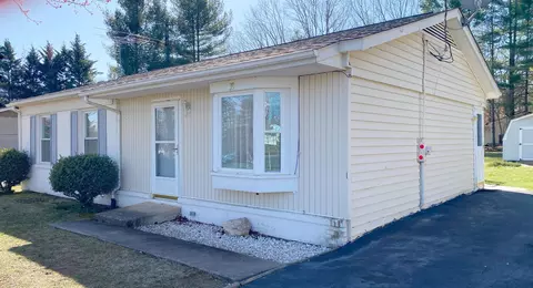 39 Greenbriar Ln, Stuarts Draft, VA 24477