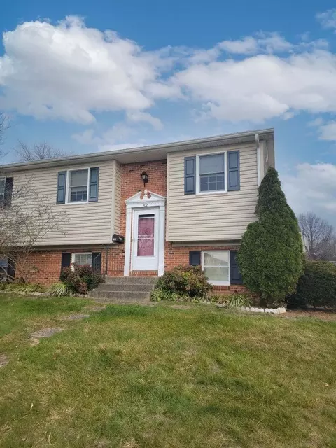 802 Northfield Ct, Harrisonburg, VA 22801