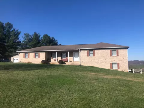 89 Meadowbrook Dr, Stuarts Draft, VA 24477