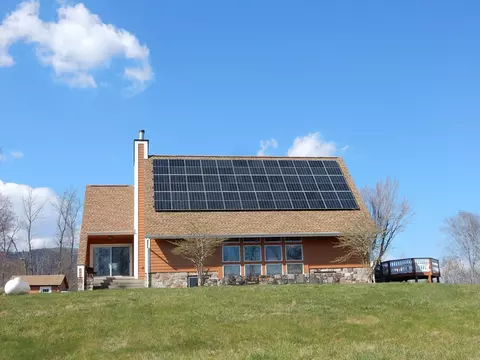 688 Stillhouse Dr, Warm Springs, VA 24484