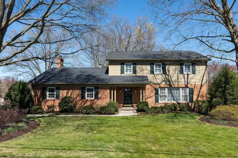 324 Lee Dr, Waynesboro, VA 22980