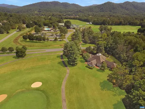 1339 Stoney Crk W, Nellysford, VA 22958