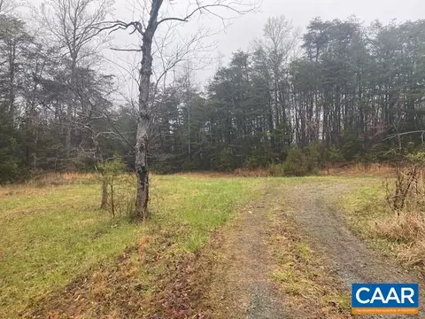 200 Quandary Dr, Charlottesville, VA 22902