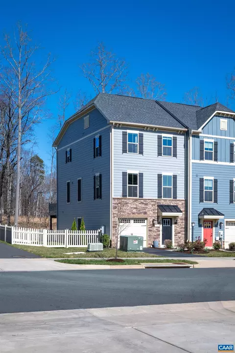 3325 Village Park Ave, Keswick, VA 22947
