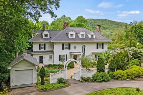 1555 Shady Ln, Hot Springs, VA 24445