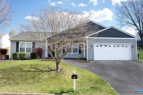 304 Lancelot Ln, Staunton, VA 24401
