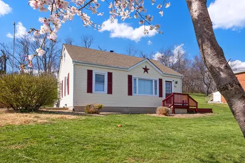 93 Orchard Rd, Staunton, VA 24401
