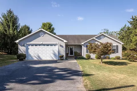 173 Houff Rd, Weyers Cave, VA 24486