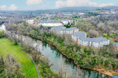 310 Riverbend Dr #2C, Charlottesville, VA 22911