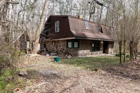 12198 Guinea Hollow Dr, Hinton, VA 22831