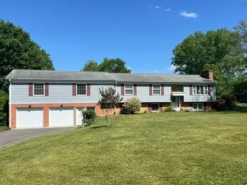 110 Mooreland Blvd, Lexington, VA 24450