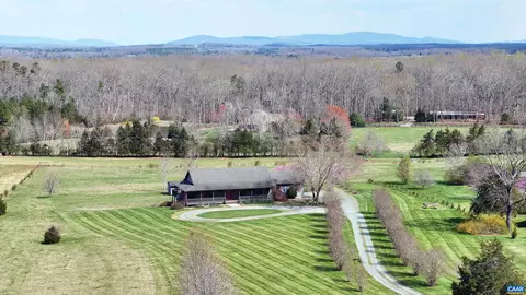 1230 James River Rd, Scottsville, VA 24590
