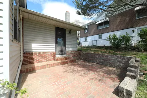 111 Devon Rd, Staunton, VA 24401 photo 6