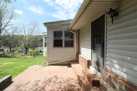 111 Devon Rd, Staunton, VA 24401 photo 7