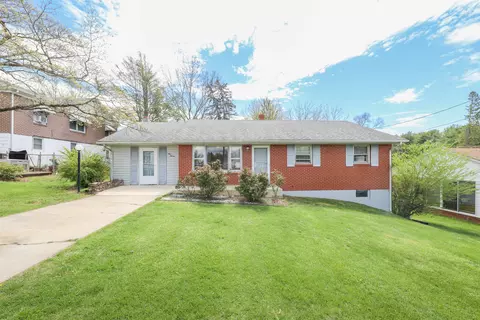 111 Devon Rd, Staunton, VA 24401