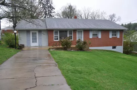 111 Devon Rd, Staunton, VA 24401 photo 4