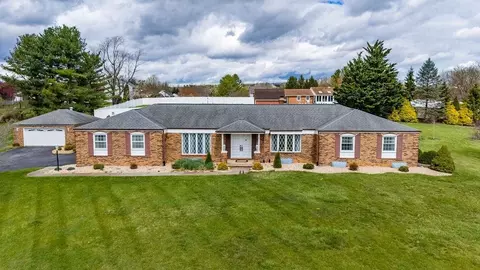 28 West Dr, Waynesboro, VA 22980