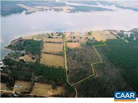 7281 Oak Hall Ln, Gloucester, VA 23061 photo 3