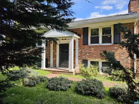 2418 Commonwealth Dr, Charlottesville, VA 22901