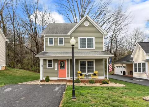 215 Bell Creek Dr, Staunton, VA 24401
