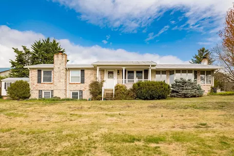 235 Windy Knoll Dr, Harrisonburg, VA 22802