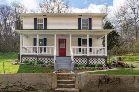 5979 Grove Hill River Rd, Shenandoah, VA 22849