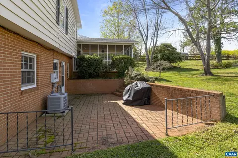 375 E Main St E, Orange, VA 22960 photo 8