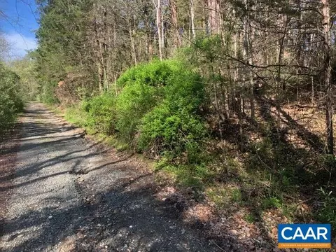 Rockfish Woods Cir, Howardsville, VA 24562
