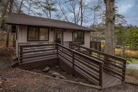 697 Nicklaus Dr, Basye, VA 22810 photo 7
