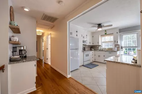 Kitchen - 124 Locust St, Amherst, VA 24521 photo 2 of 6