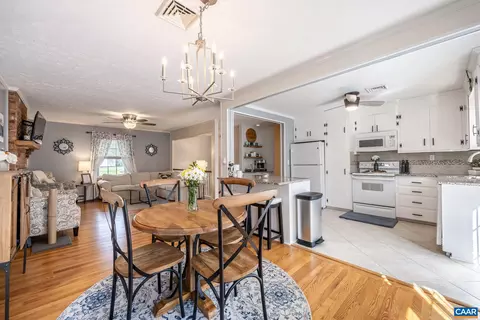 124 Locust St, Amherst, VA 24521 photo 10