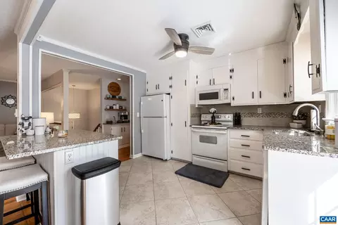 124 Locust St, Amherst, VA 24521 photo 7