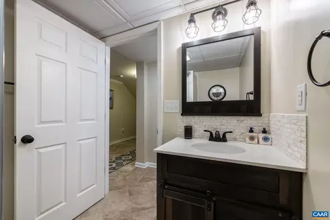 124 Locust St, Amherst, VA 24521 photo 25