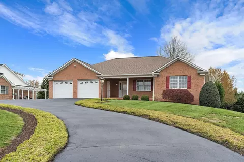 98 Gloucester Rd, Stuarts Draft, VA 24477