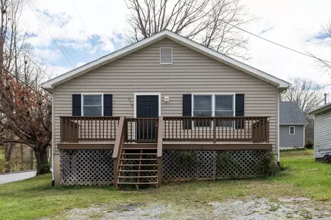 972 Glencoe Ave, Waynesboro, VA 22980