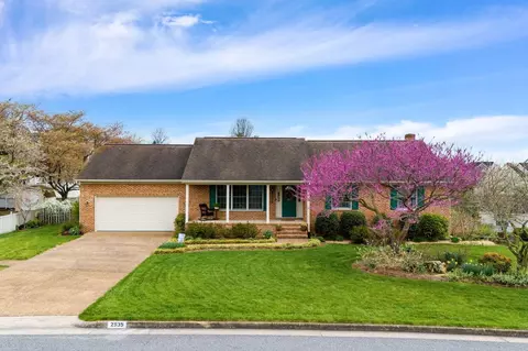 2935 Pin Oak Dr, Harrisonburg, VA 22801